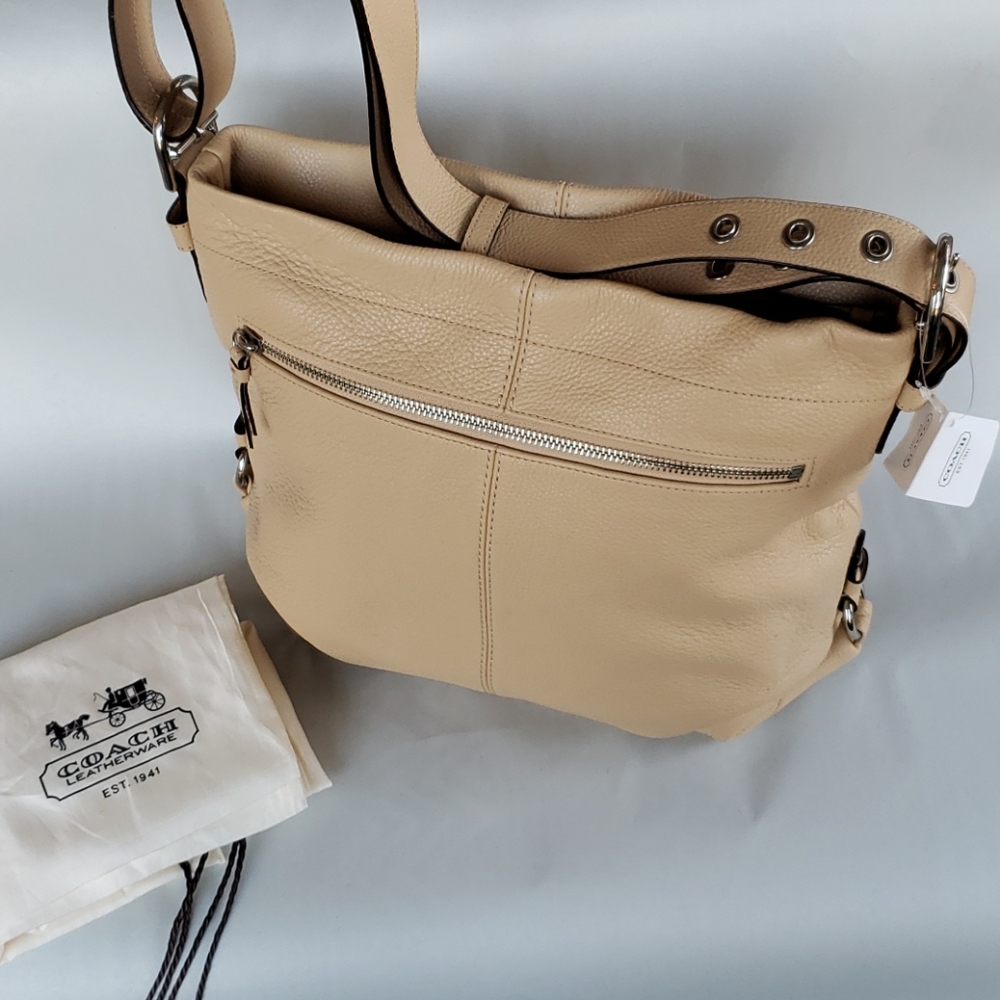 [$140 flat w/FREE SHIPPING] -- NWT - Coach - Beige Hobo Duffle